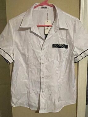 White Short-Sleeve Button-Down Shirt with Contrast Trim by I•E·F·E·L